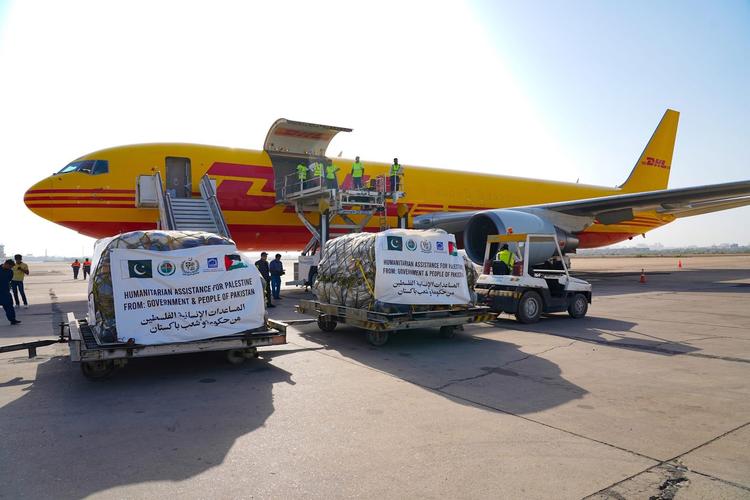 How is Alkhidmat managing to continue its operations in Gaza despite the current border closures?