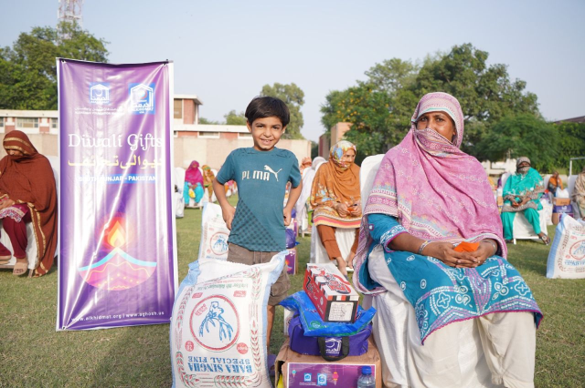 Alkhidmat Diwali gift distribution in Bahawalpur